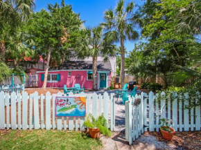 Surf Puppy Tybee Cottage, Walk to Beach, Heated Pool Access by Southern Belle Tybee